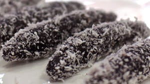 ulat bulu kuih tradisi terengganu