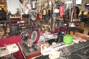 Pasar Karat Amcorp Mall