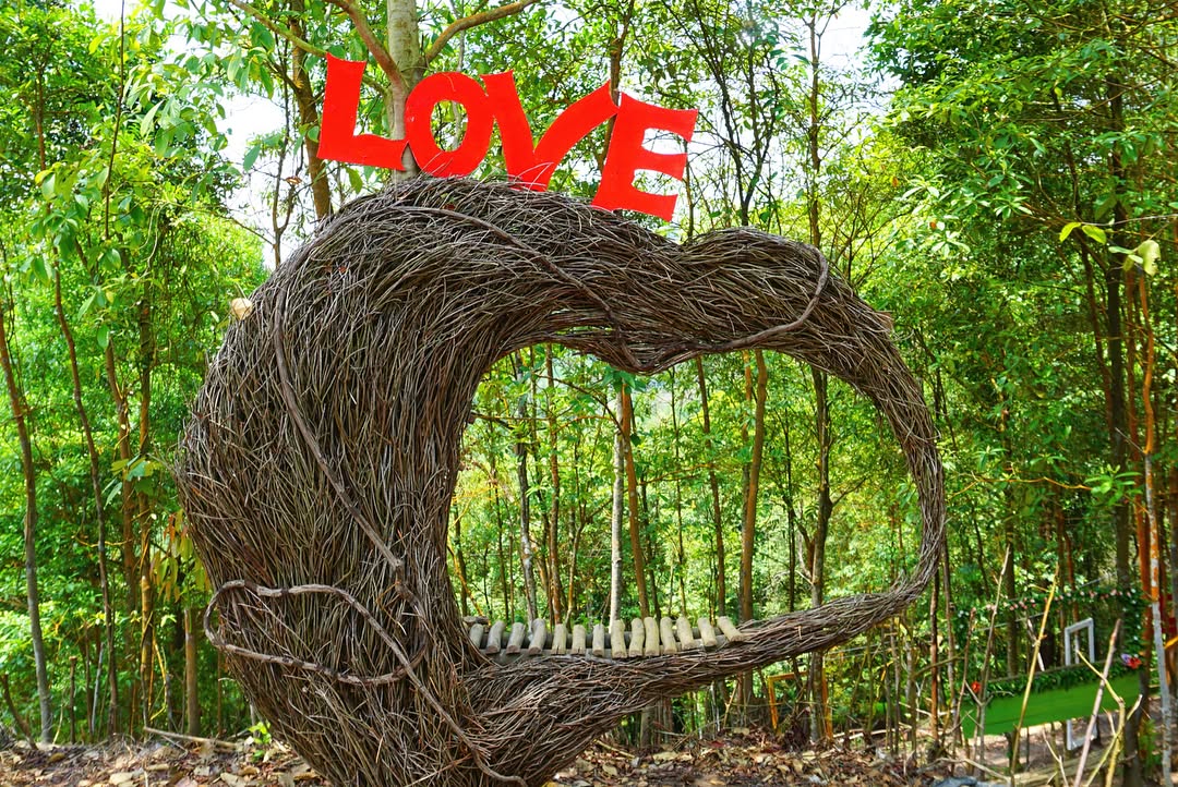 Tebing Langit Bukit Dangas Sekupang